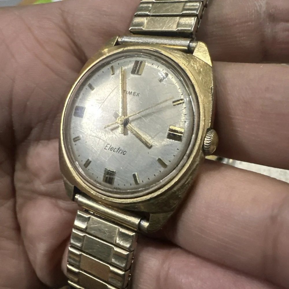 Working Vintage Timex Electic Mens Watch 34mm Quartz New Battery Gold Tone 7.5in